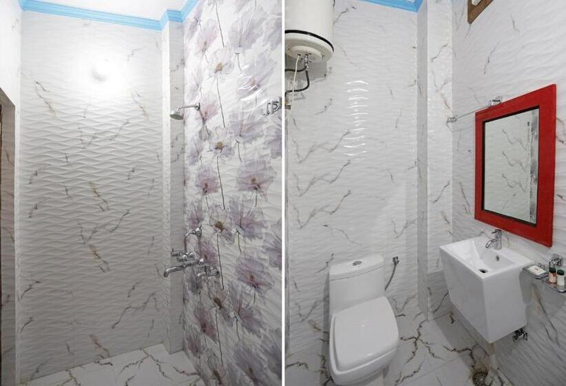 חדר קלאסי לשלושה, The Royal Suit Apartment By Oyo