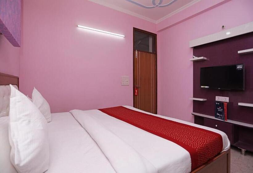 Classic Driepersoonskamer, The Royal Suit Apartment By Oyo