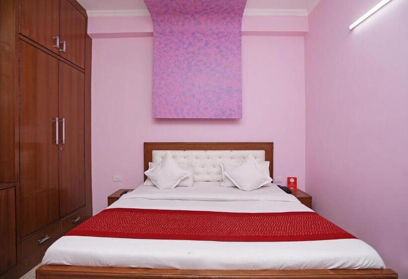 חדר קלאסי לשלושה, The Royal Suit Apartment By Oyo