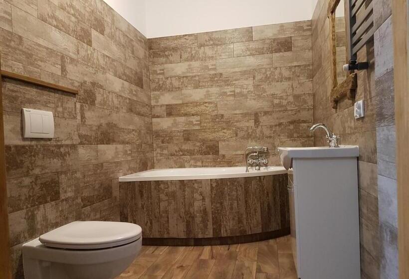 Family Suite, Baba Jagna