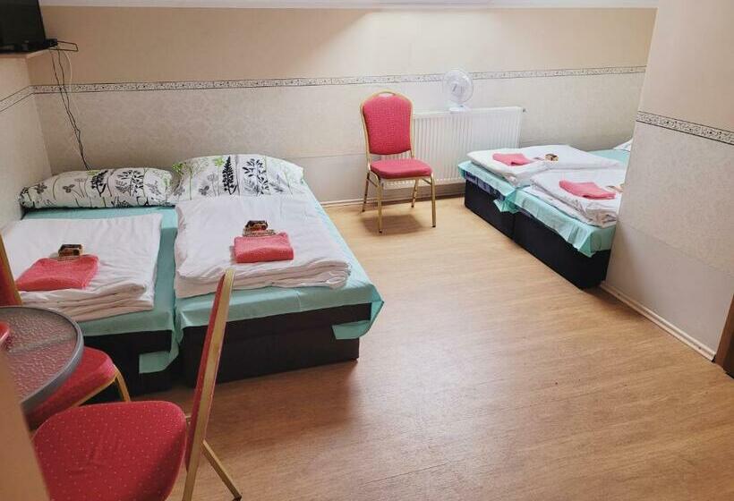 Quarto Quádruplo Estandar, Delmajk