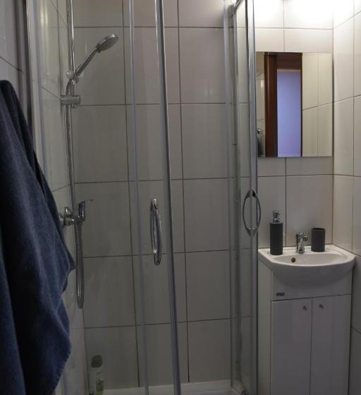 غرفة عائلية, Modrzewiowe Wzgorze