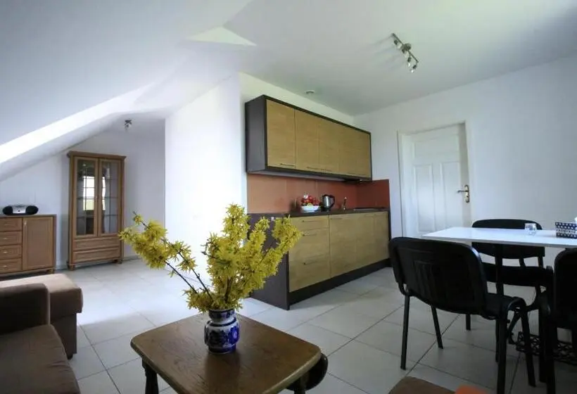 Suite with lake view, Mylin