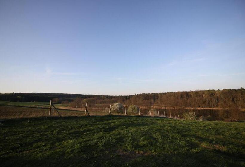 Suite with lake view, Mylin