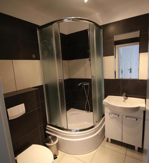 Suite with lake view, Mylin