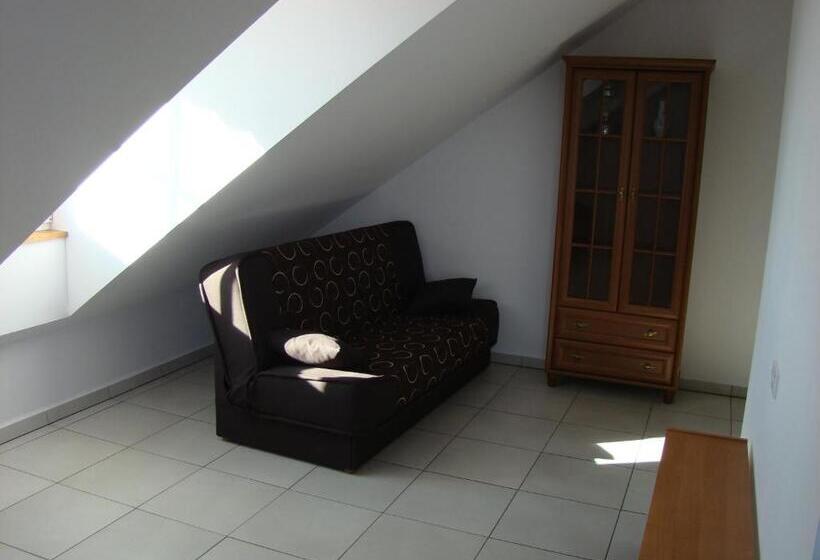 Suite with lake view, Mylin