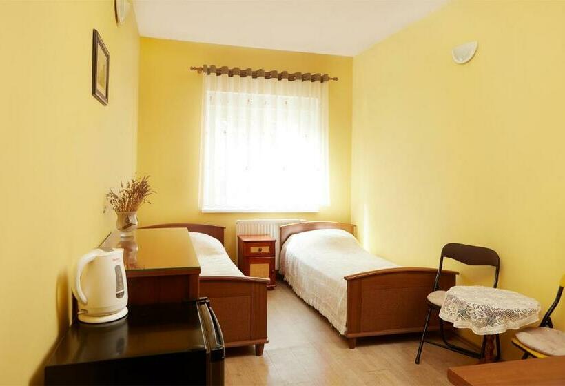 スタンダードルーム, Dom Na Wzgórzu