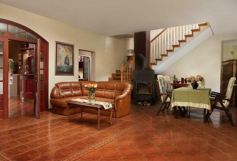 スタンダードルーム, Dom Na Wzgórzu