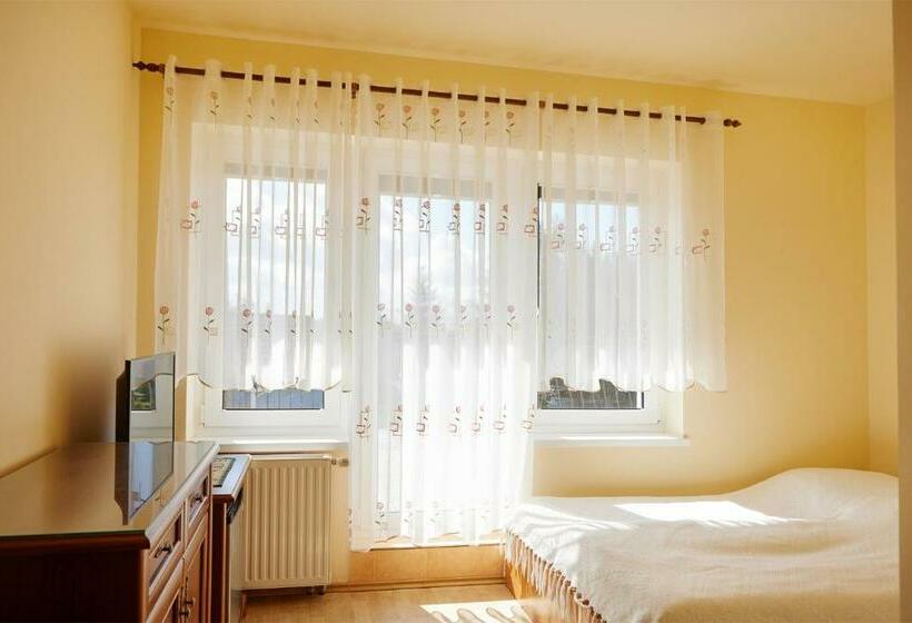 ベーシックルーム, Dom Na Wzgórzu