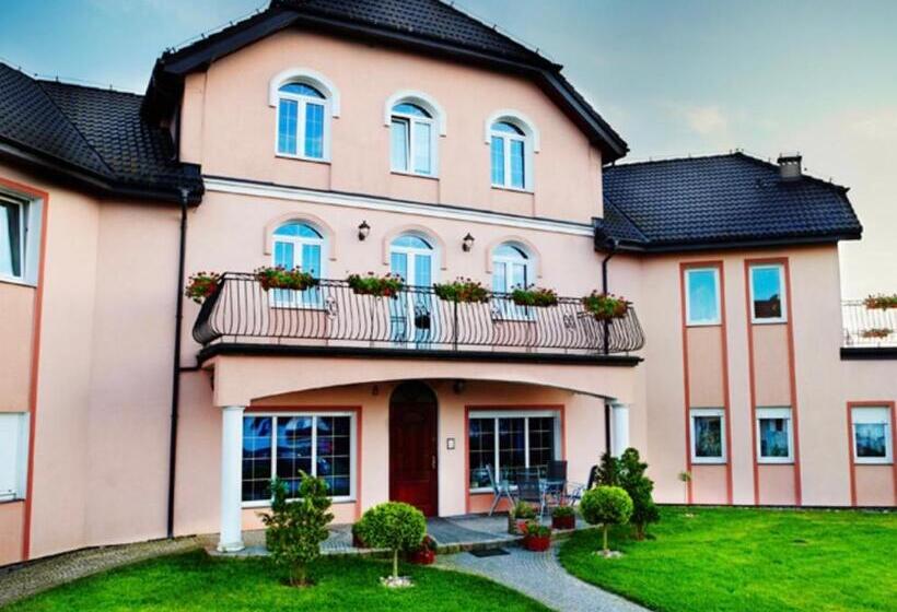 ベーシックルーム, Dom Na Wzgórzu