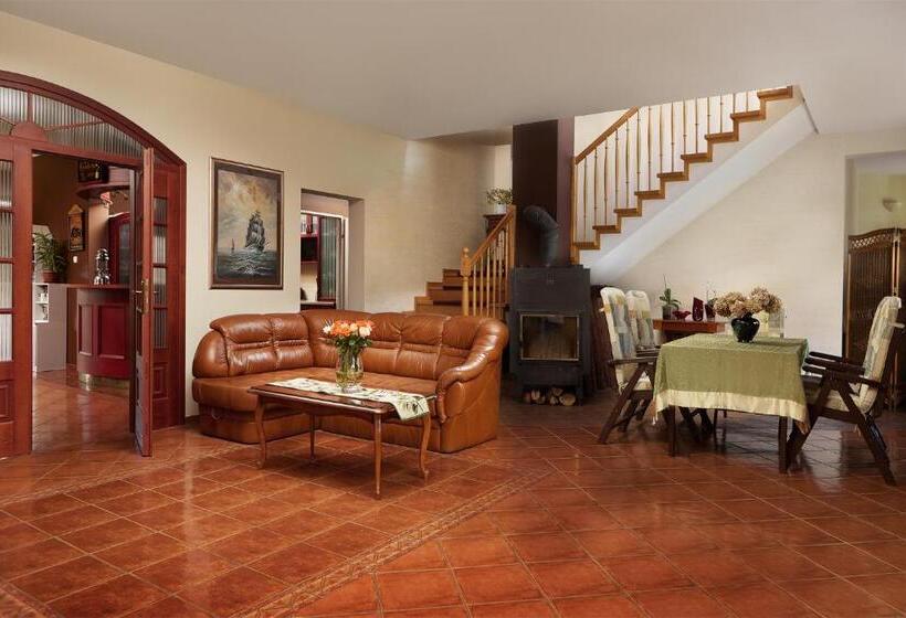 バルコニー付きスタンダードトリプルルーム, Dom Na Wzgórzu