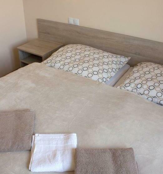 标准间, Zajazd U Marcela