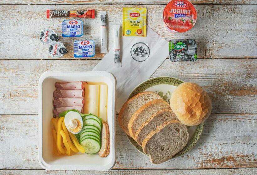 חדר סטנדרט לשלושה, Tarasówka U Zająca