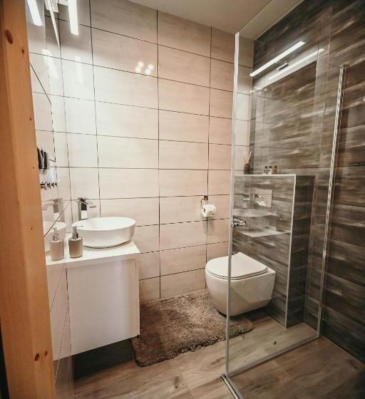 חדר סטנדרט לשלושה, Tarasówka U Zająca