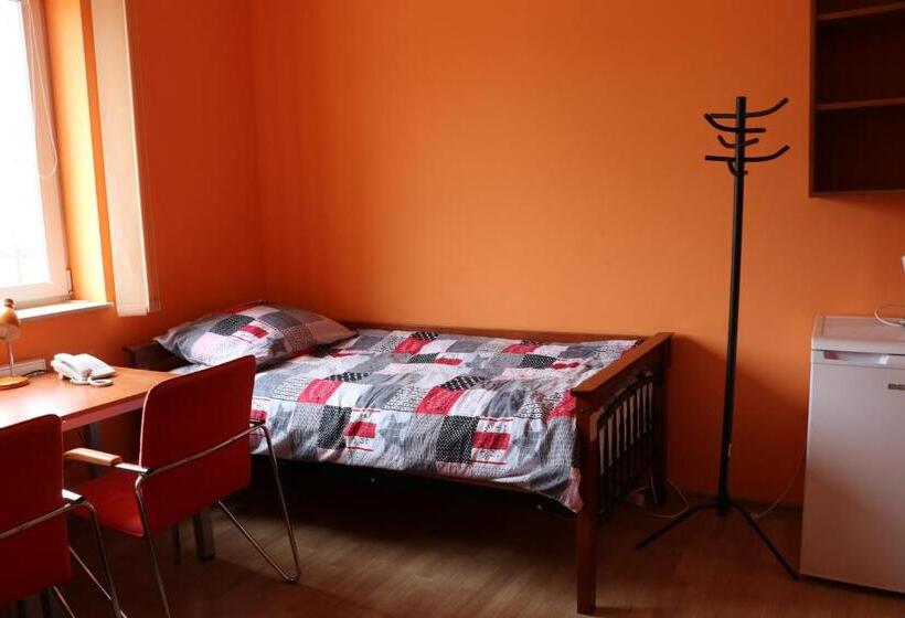 חדר סטנדרט לשלושה, Dom Studenta Pans   Akademik, Hostel