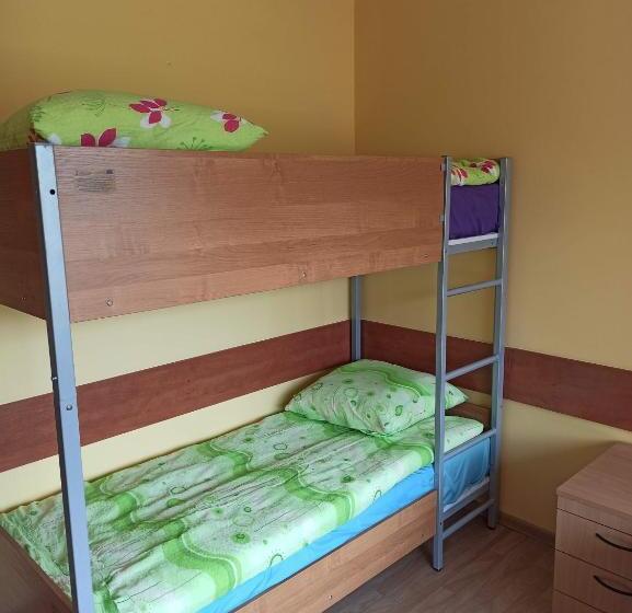 חדר סטנדרט לארבעה, Dom Studenta Pans   Akademik, Hostel