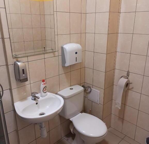 חדר סטנדרט לארבעה, Dom Studenta Pans   Akademik, Hostel