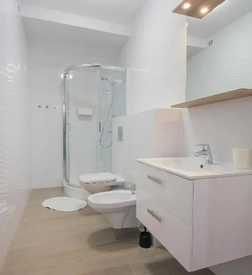 Standard Neljän Hengen Huone Parveke, Family Holiday Spa&resort