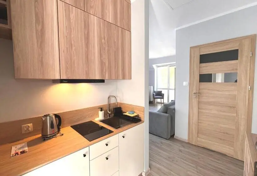 Standard Neljän Hengen Huone Parveke, Family Holiday Spa&resort