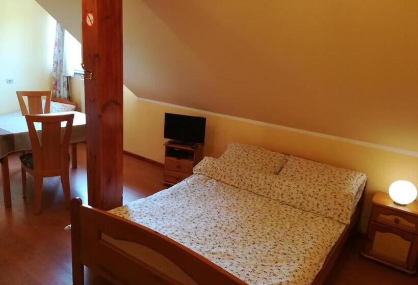 غرفة قياسية ثلاثية, Agroturystyka Pod Klonem