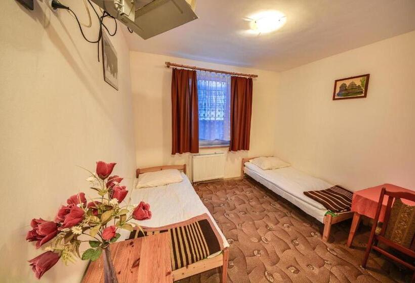 标准间, Gościniec Strwiąż