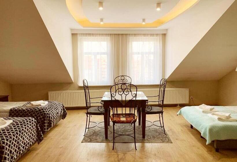 استودیوی استاندارد, Grono Apartamenty