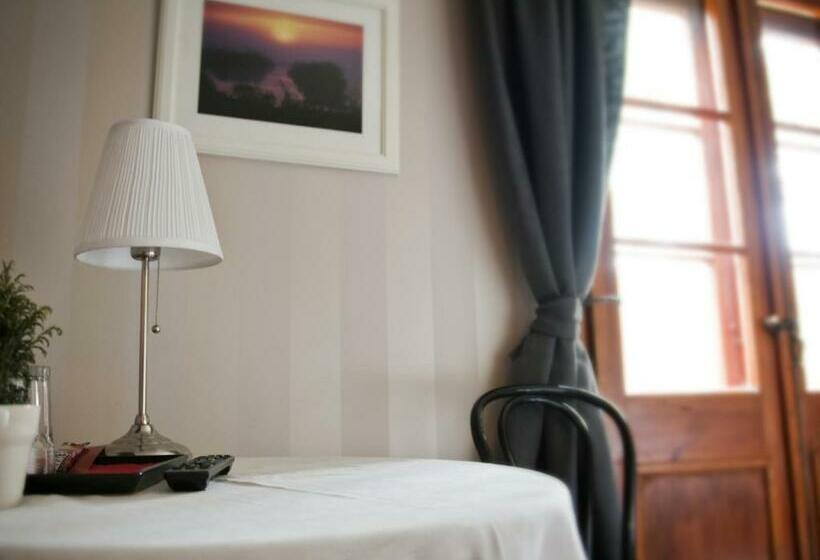 غرفة قياسية, Leśny Dworek