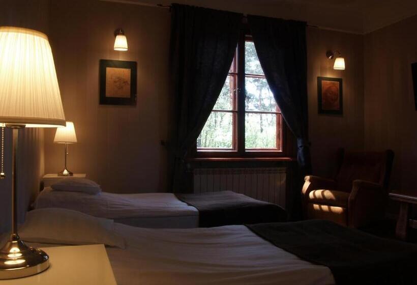 غرفة قياسية, Leśny Dworek