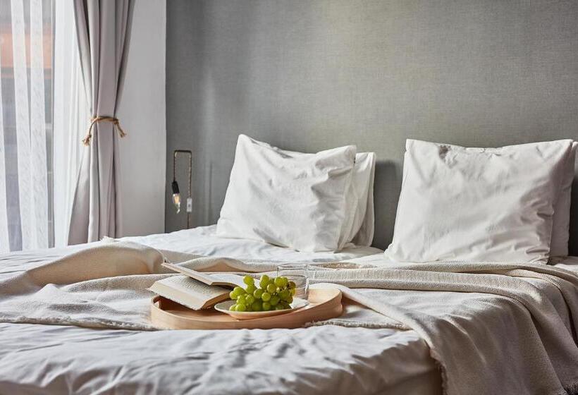 スタンダードルーム, No Name Luxury Hotel & Spa