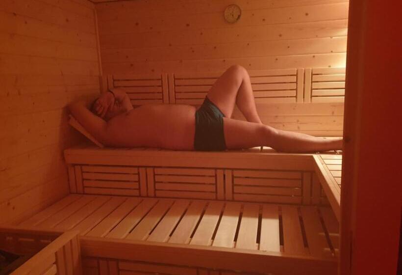 三人经典房间, Ostoja Becejły
