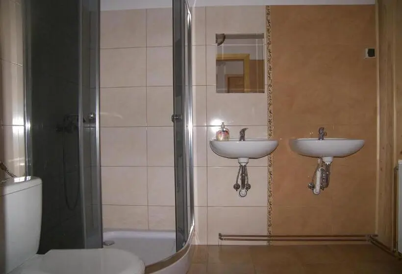 Perhehuone, Winnica Spisz