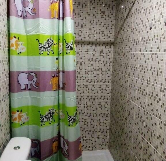 Семейное Студио, Motelik Lukitas