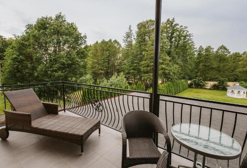 اتاق استاندارد چهارنفره با بالکن, Via Villa