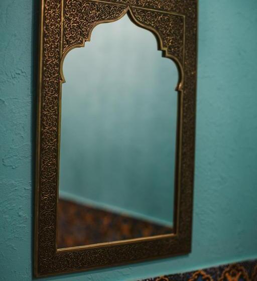 اتاق استاندارد چهارنفره با بالکن, Via Villa