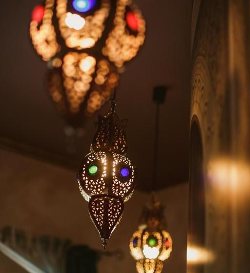 اتاق استاندارد چهارنفره با بالکن, Via Villa