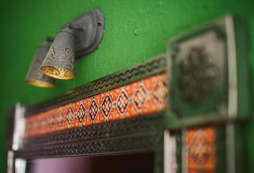 اتاق استاندارد, Via Villa