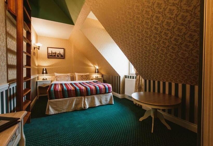 Семейный Номер, Via Villa