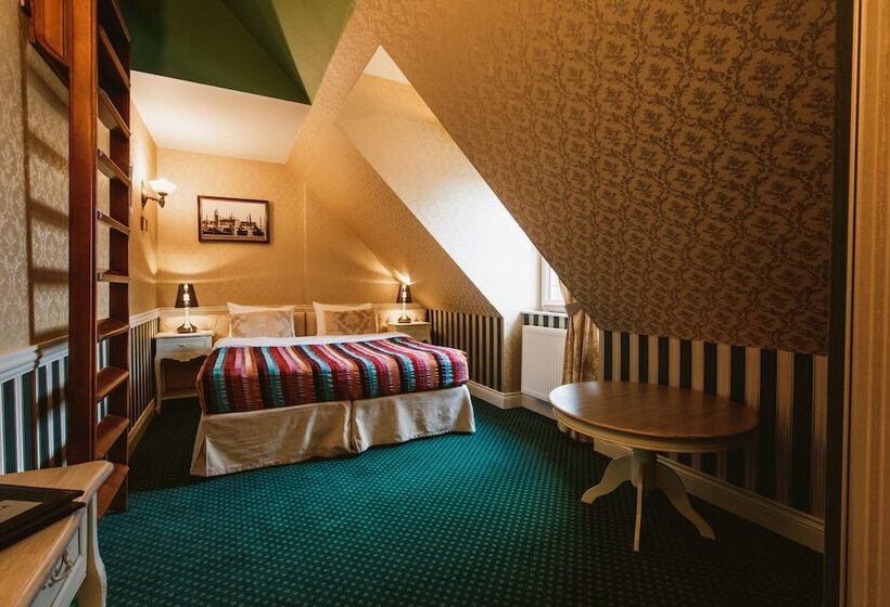 اتاق استاندارد, Via Villa