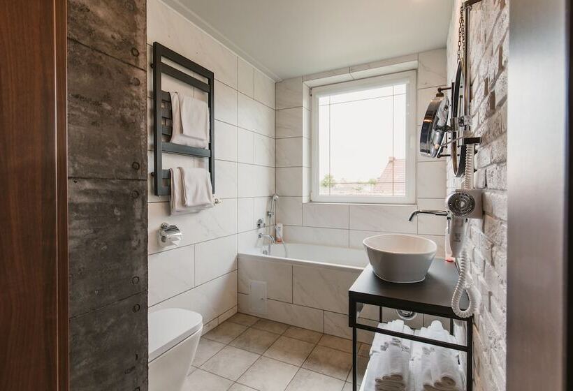 اتاق استاندارد, Via Villa