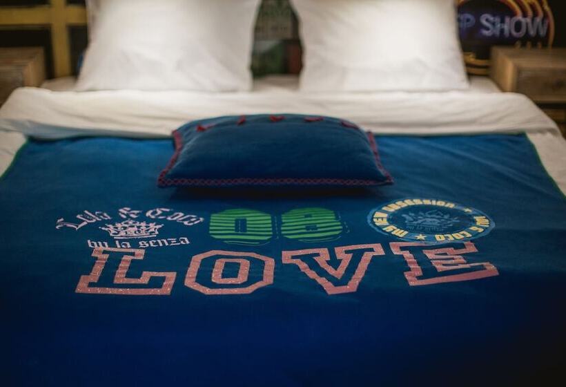 اتاق استاندارد, Via Villa