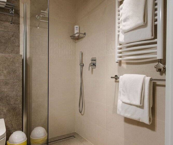 اتاق استاندارد, Via Villa