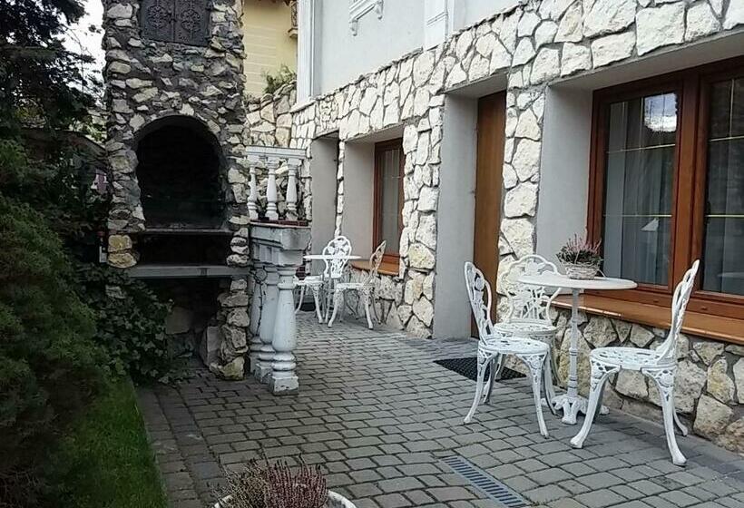 Семейное Студио, Willa Epoka