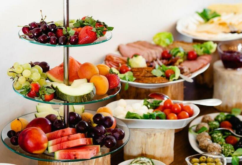 غرفة قياسية رباعية مزودة بشُرفة, Smerek 2