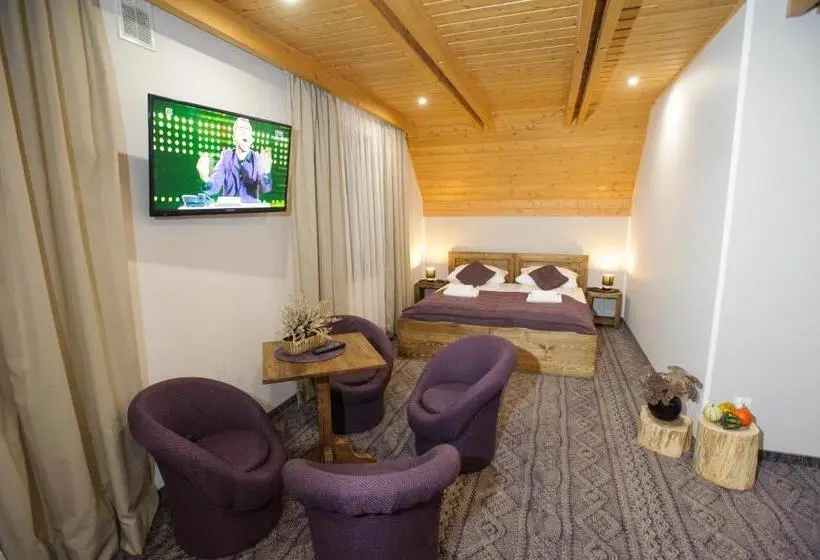 庭の見えるスタンダードトリプルルーム, Smerek 2