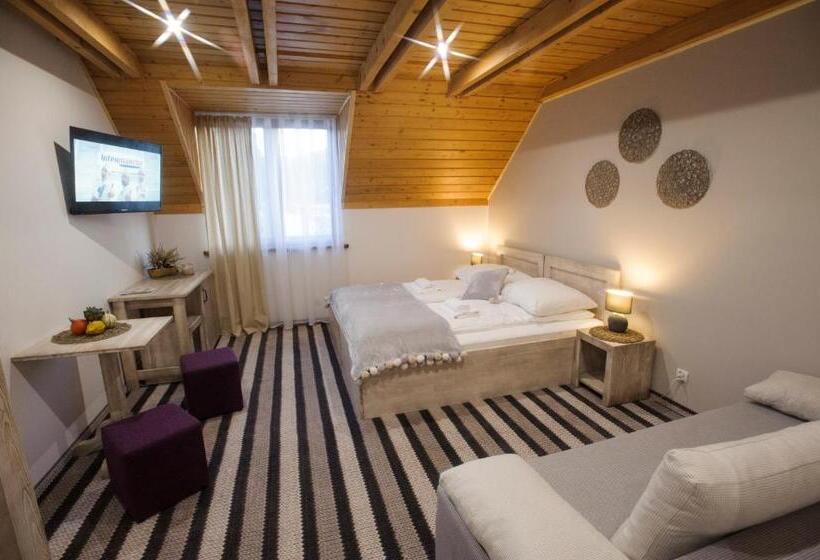 غرفة قياسية ثلاثية مطلة علي الحديقة, Smerek 2