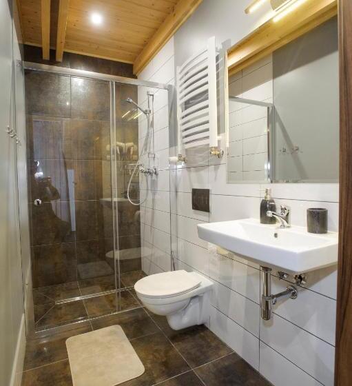 غرفة عائلية, Smerek 2