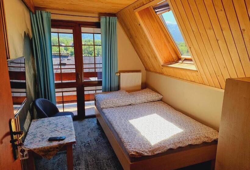 اتاق استاندارد با چشمانداز کوهستان, W Zakopanem Hej