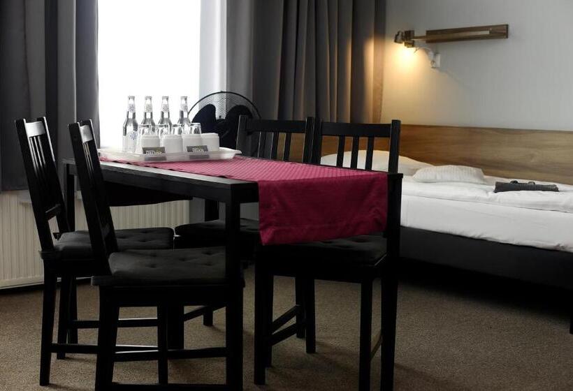 اتاق استاندارد چهار تخته, Hostel Helios