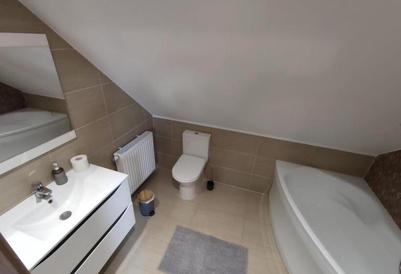 استودیوی استاندارد, Agroturystyka Dowoli