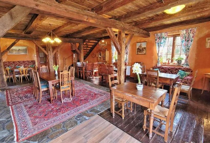 کلبه ییلاقی, Agroturystyka Dowoli